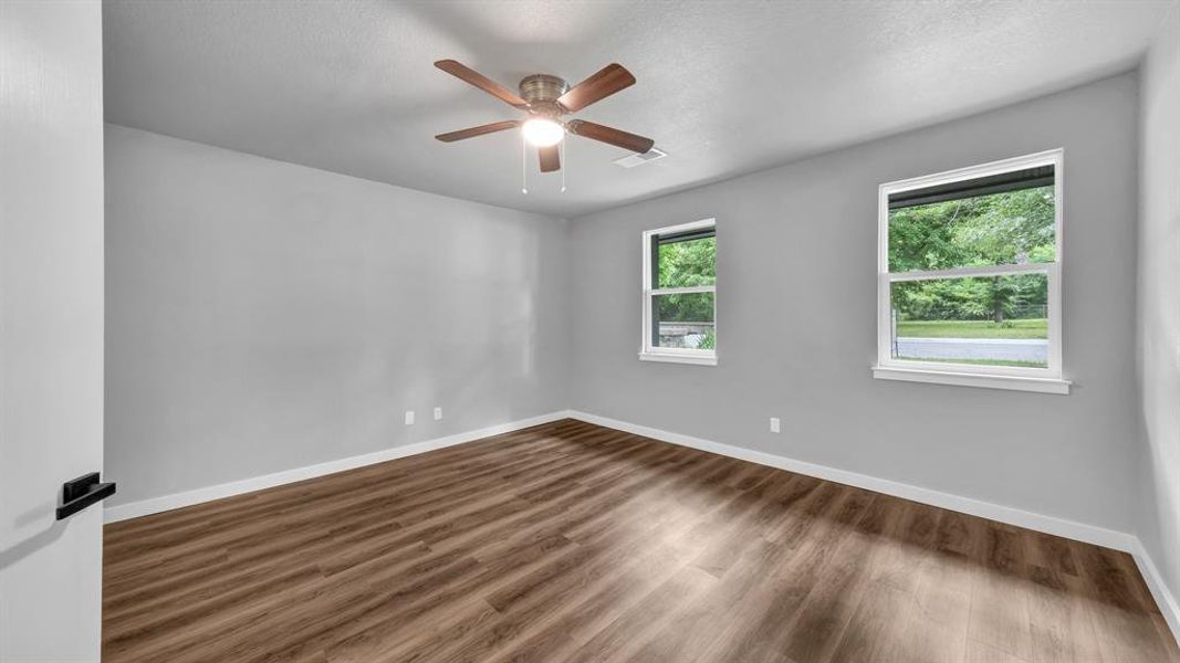 Spacious, unfurnished interior of a new home in , Weatherford (Image 21).
