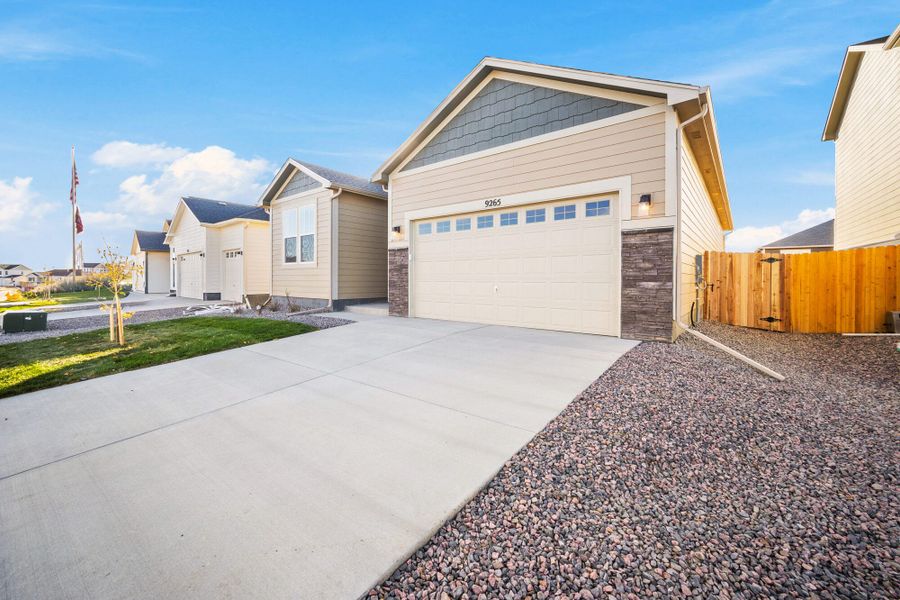 Exterior details and patio area of a home in The Glen, Colorado Springs (Image 4).