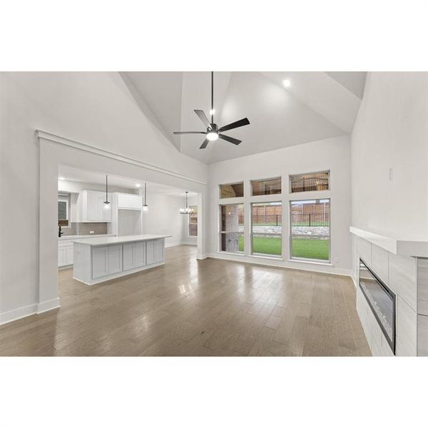 Spacious, unfurnished interior of a new home in Solterra, Mesquite (Image 25).