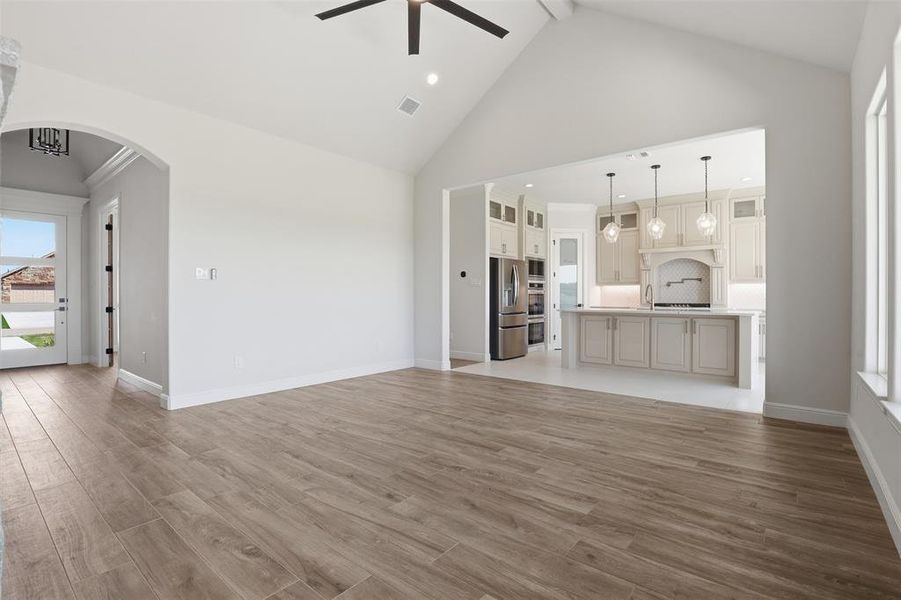 Spacious, unfurnished interior of a new home in , Glen Rose (Image 19). Spacious, unfurnished interior of a new home in , Glen Rose (Image 19).
