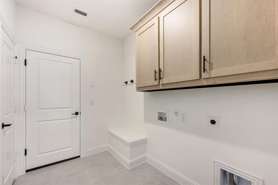 Furnished interior view inside a new home in Terracina, Rockwall (Image 11). Furnished interior view inside a new home in Terracina, Rockwall (Image 11).