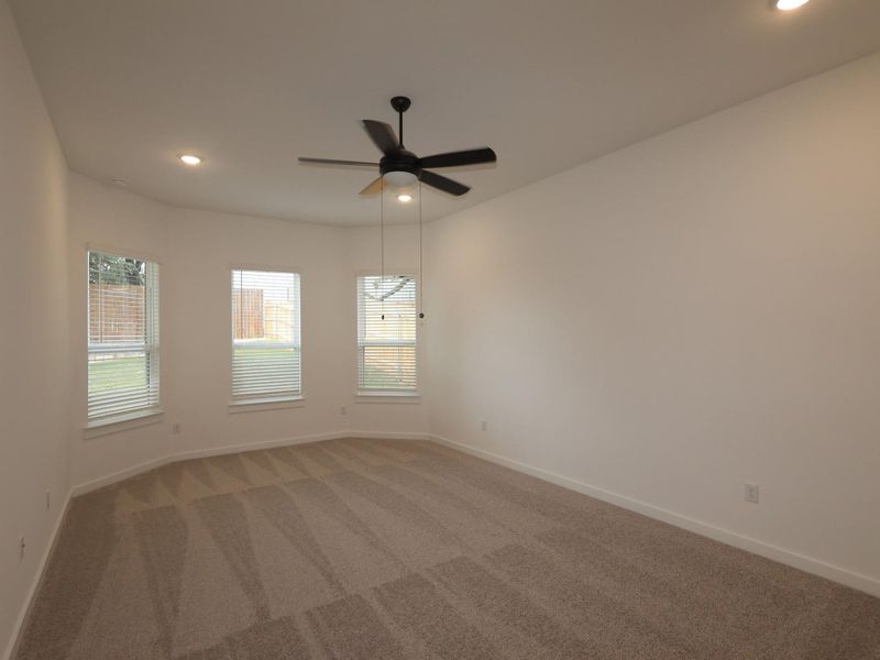 Spacious, unfurnished interior of a new home in Edgewood, Leander (Image 15).