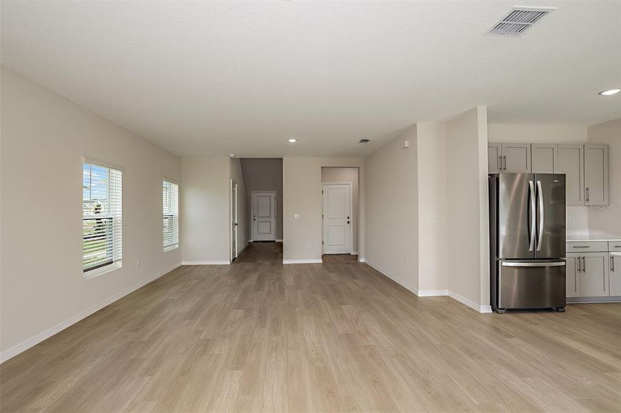 Spacious, unfurnished interior of a new home in Davis Landing, Wimauma (Image 19).