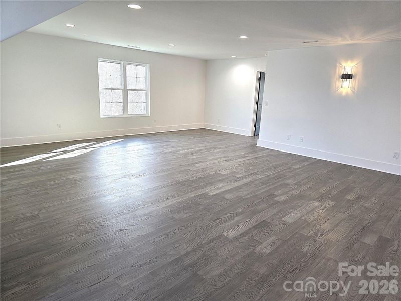 Spacious, unfurnished interior of a new home in , Hickory (Image 31).