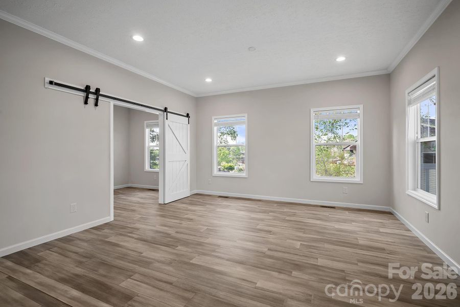 Spacious, unfurnished interior of a new home in , Asheville (Image 19).