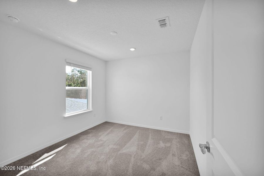 Spacious, unfurnished interior of a new home in Murray Farms, Middleburg (Image 41).