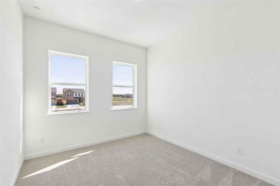 Spacious, unfurnished interior of a new home in , Sherman (Image 16).