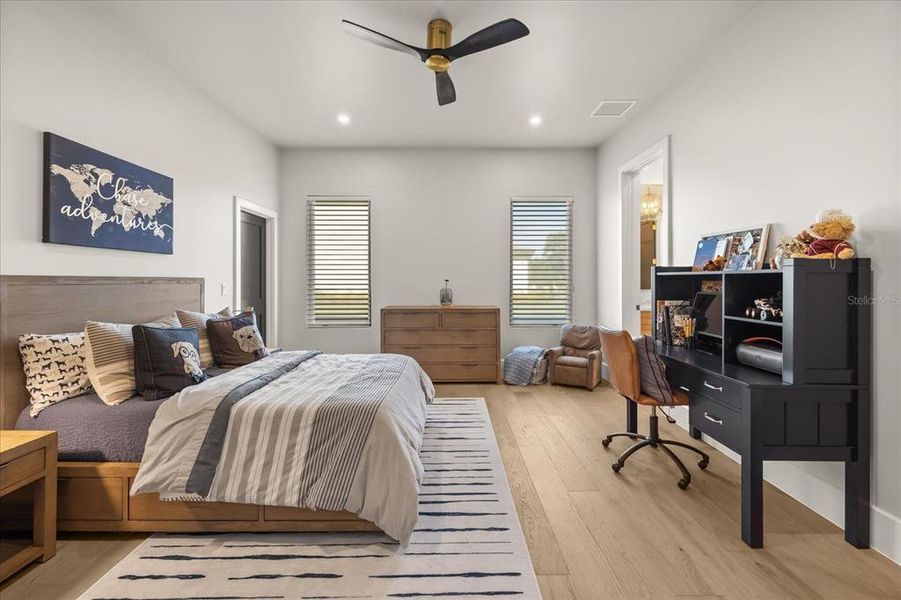 Furnished interior view inside a new home in , Gotha (Image 46).