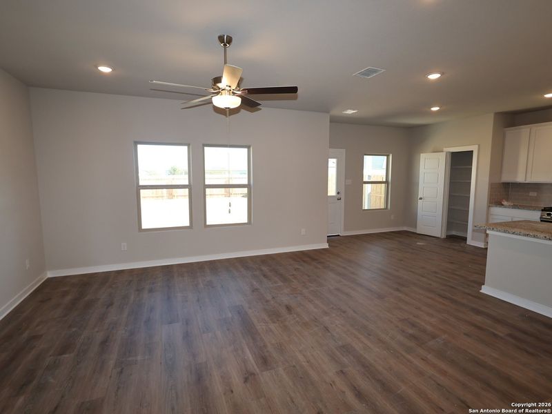 Spacious, unfurnished interior of a new home in Winding Brook, San Antonio (Image 24). Spacious, unfurnished interior of a new home in Winding Brook, San Antonio (Image 24).