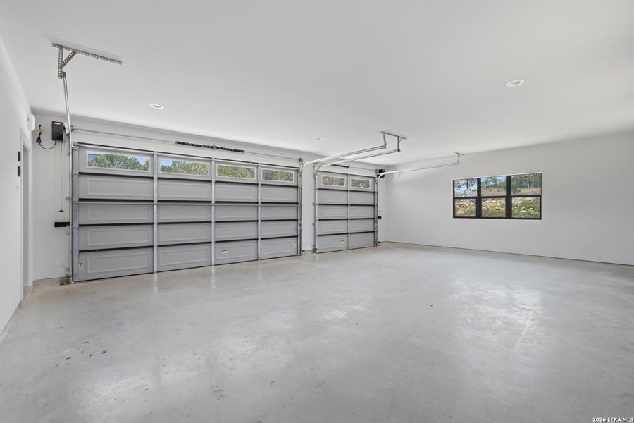 Spacious, unfurnished interior of a new home in , Spring Branch (Image 51).