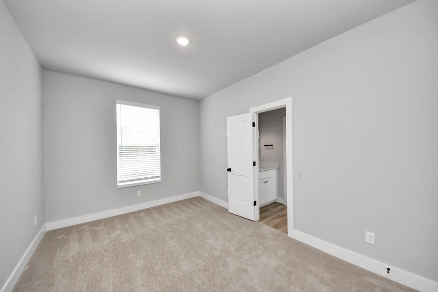 Spacious, unfurnished interior of a new home in , Houston (Image 18).