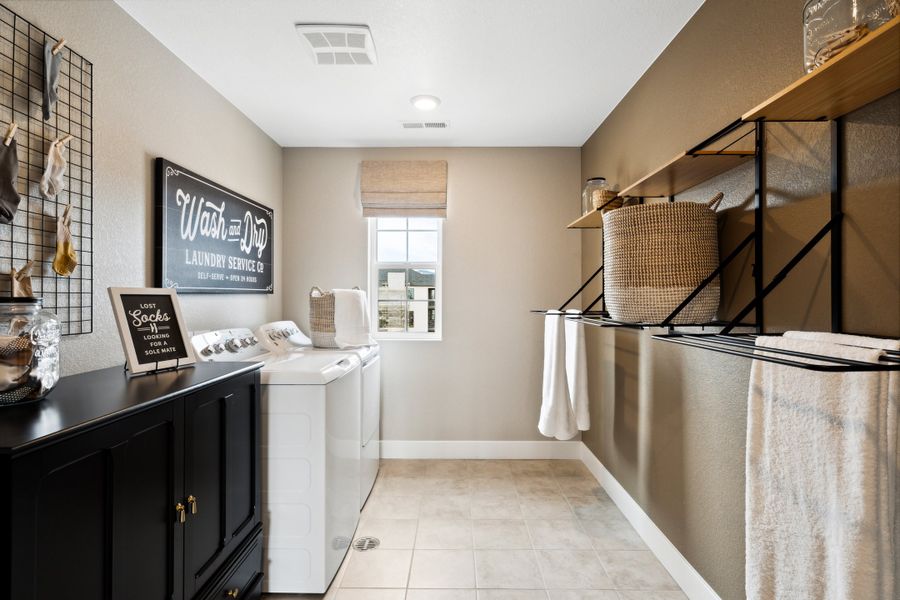 Furnished interior view inside a new home in Sterling Ranch Ascent Village, Littleton (Image 25).