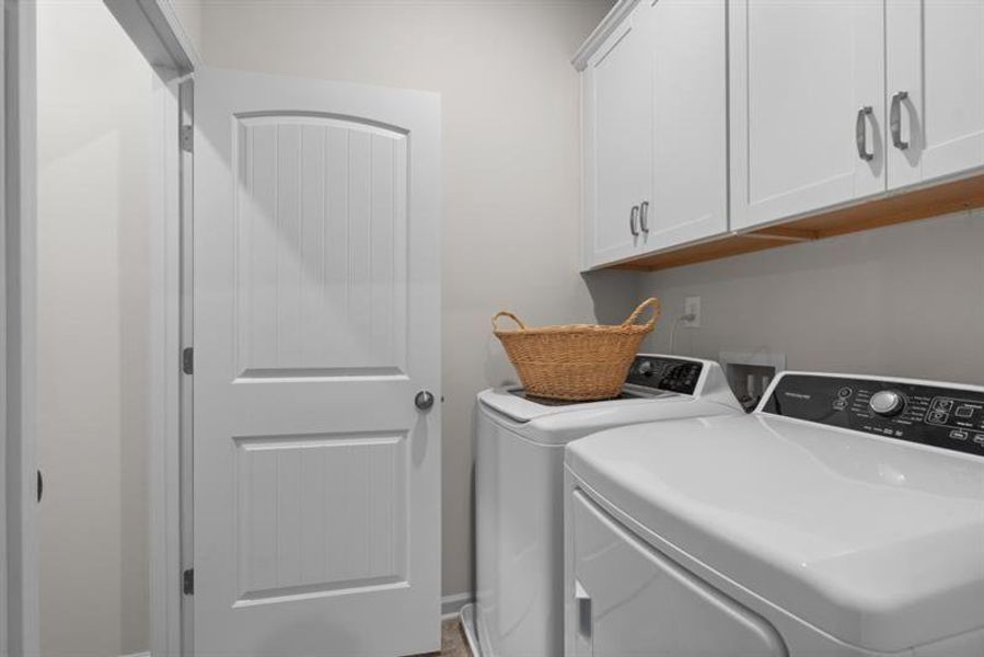 Furnished interior view inside a new home in Victoria Heights, Dallas (Image 26).