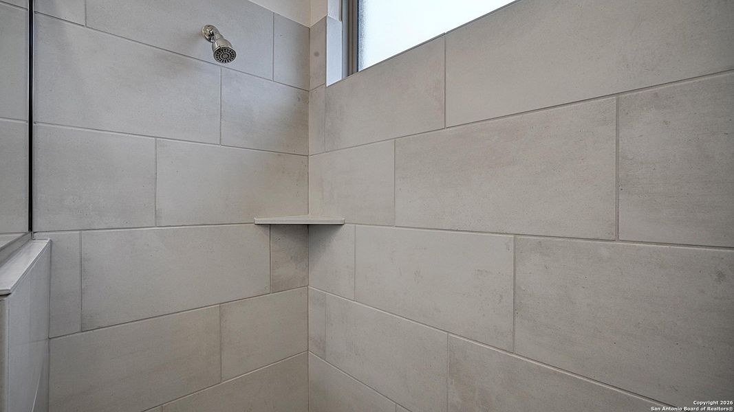 Close-up of interior finishes inside a home in Ladera 40', San Antonio (Image 20).