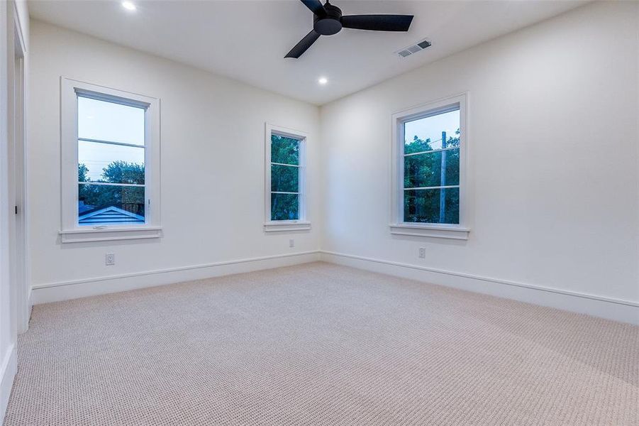 Spacious, unfurnished interior of a new home in , Dallas (Image 20). Spacious, unfurnished interior of a new home in , Dallas (Image 20).