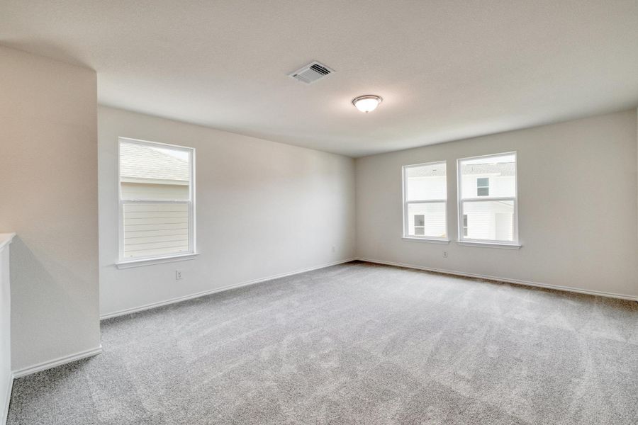 Spacious, unfurnished interior of a new home in Sonterra - Cool Water, Jarrell (Image 14).