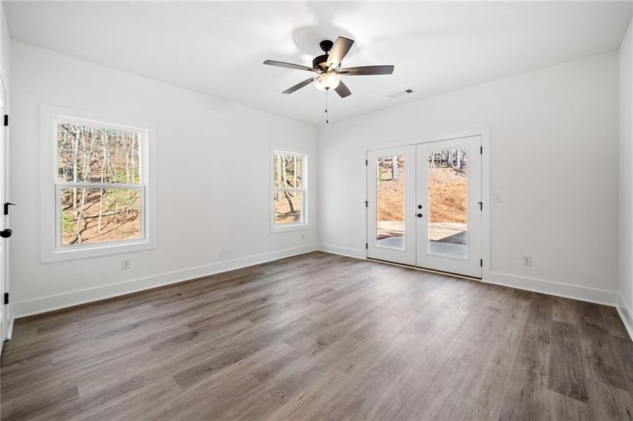 Spacious, unfurnished interior of a new home in , Ellijay (Image 14).