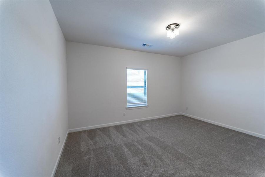 Spacious, unfurnished interior of a new home in Sonoma Verde, Rockwall (Image 22).