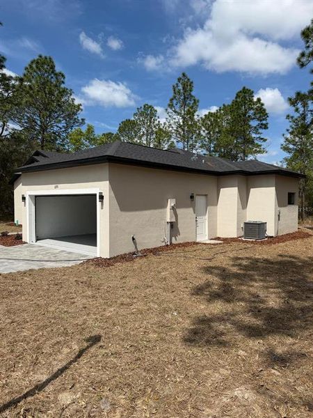 Exterior details and patio area of a home in , Ocala (Image 3).