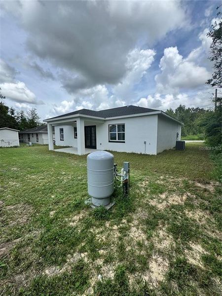 Exterior details and patio area of a home in , Ocala (Image 4).
