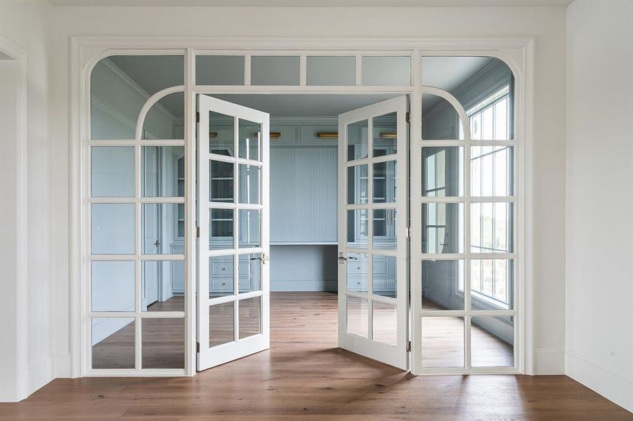 Spacious, unfurnished interior of a new home in , Aledo (Image 27).