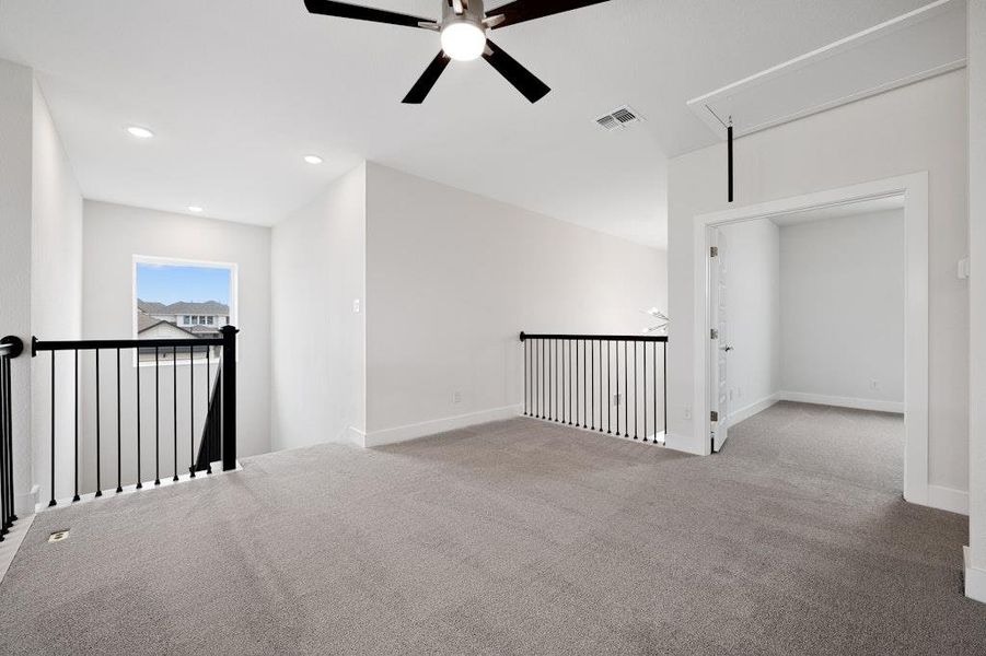 Spacious, unfurnished interior of a new home in Santa Rita Ranch, Liberty Hill (Image 23).