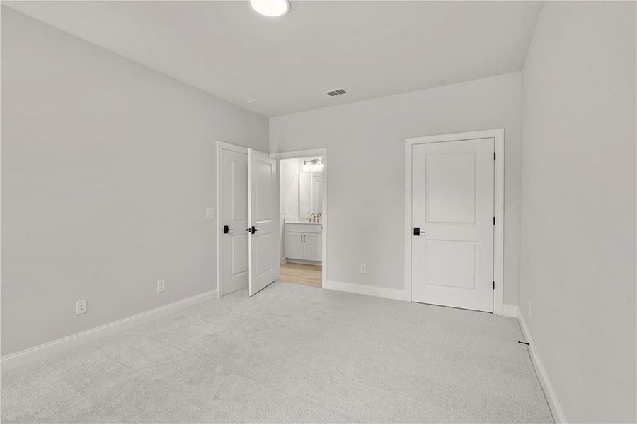 Spacious, unfurnished interior of a new home in Waterside Townhomes, Peachtree Corners (Image 23). Spacious, unfurnished interior of a new home in Waterside Townhomes, Peachtree Corners (Image 23).