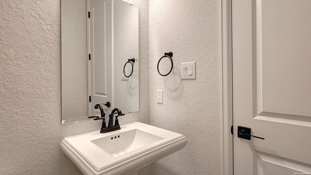 Image 33 of a home in Alsatian Oaks.