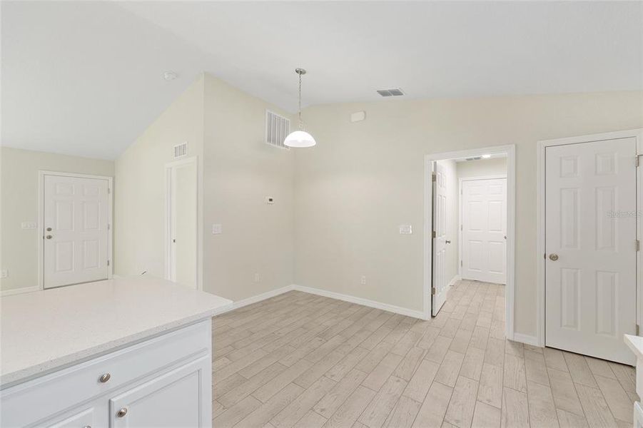 Spacious, unfurnished interior of a new home in , Ocala (Image 21).