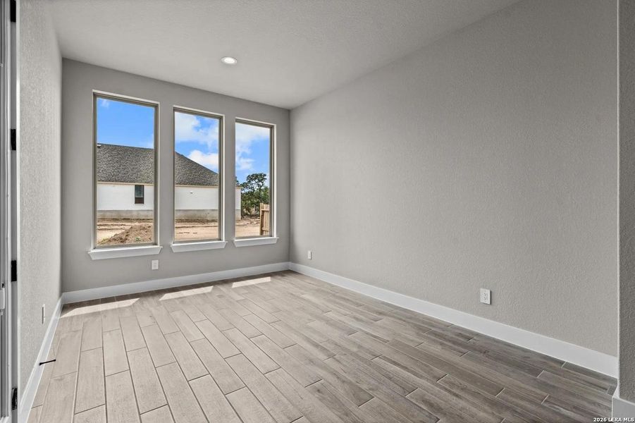 Spacious, unfurnished interior of a new home in Ventana - 60', Bulverde (Image 18).