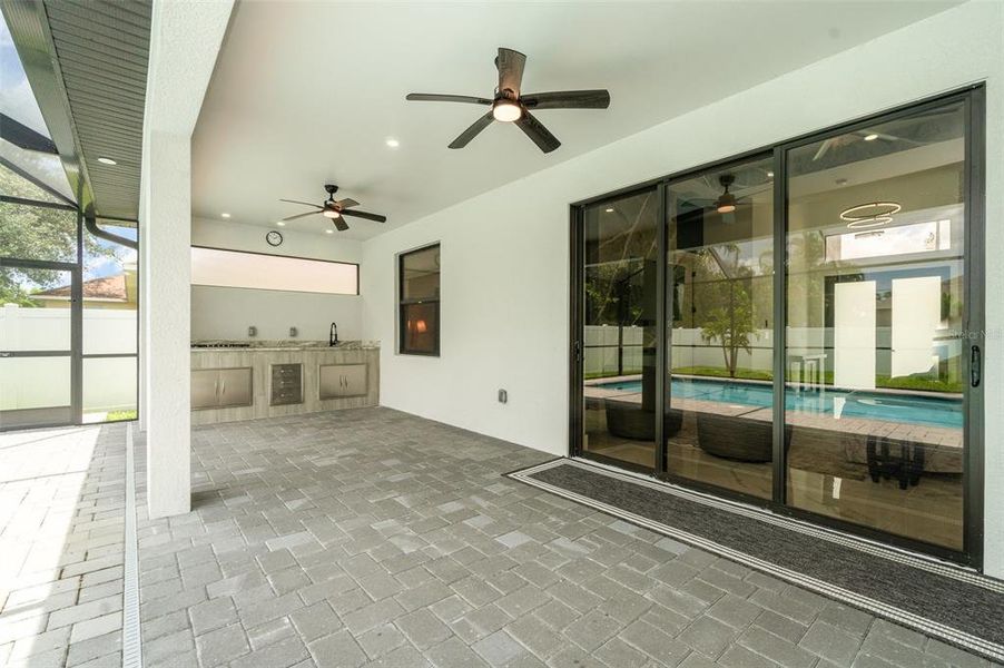 Spacious, unfurnished interior of a new home in , Cape Coral (Image 17).