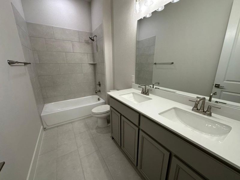 Furnished interior view inside a new home in Eagle Ridge Estates, Weatherford (Image 5).