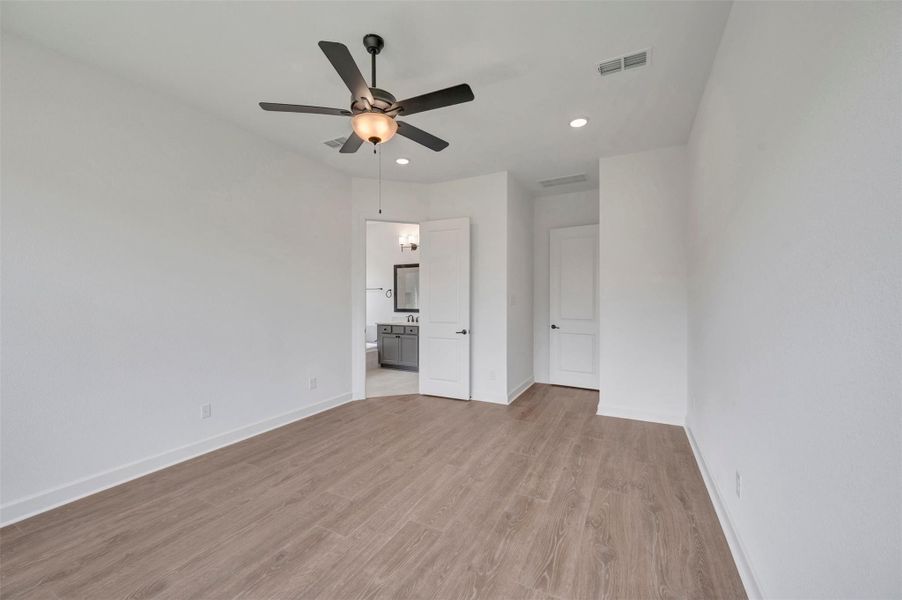 Spacious, unfurnished interior of a new home in Riceland - Enclave Collection, Mont Belvieu (Image 29). Spacious, unfurnished interior of a new home in Riceland - Enclave Collection, Mont Belvieu (Image 29).