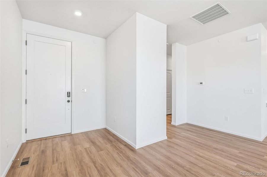 Spacious, unfurnished interior of a new home in Legato, Commerce City (Image 30).
