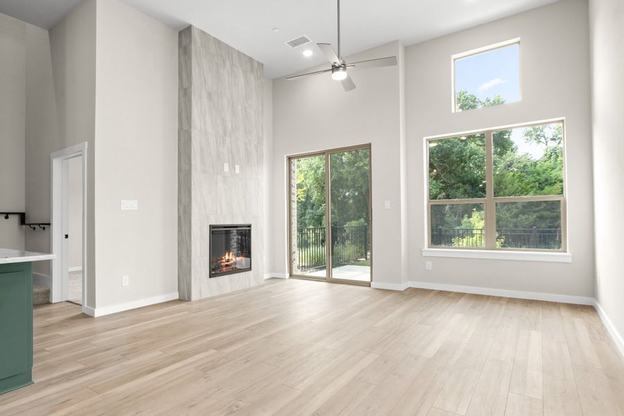 Spacious, unfurnished interior of a new home in Cottonwood Creek, Rowlett (Image 23). Spacious, unfurnished interior of a new home in Cottonwood Creek, Rowlett (Image 23).