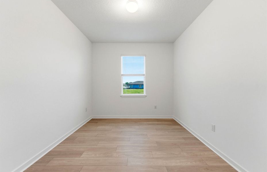 Spacious, unfurnished interior of a new home in Vida's Way, Wesley Chapel (Image 15).