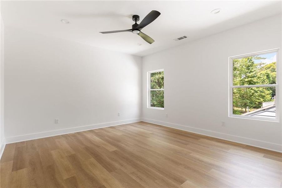 Spacious, unfurnished interior of a new home in , Atlanta (Image 28).