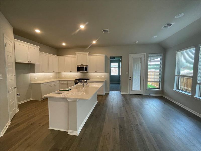 Furnished interior view inside a new home in Avondale, Fate (Image 12).