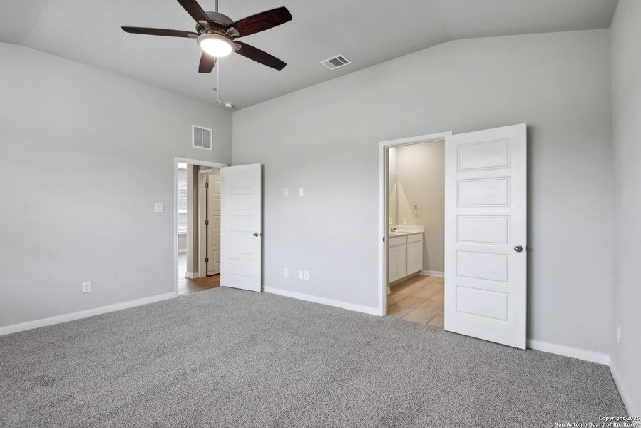 Spacious, unfurnished interior of a new home in Kallison Ranch, San Antonio (Image 25).