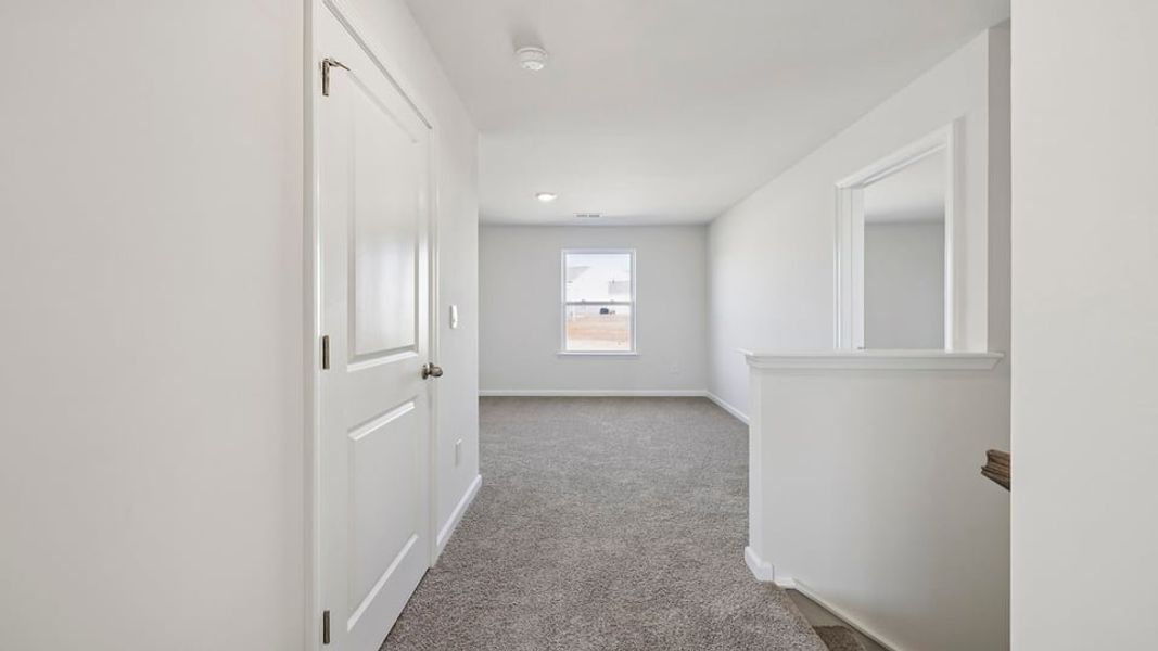 Spacious, unfurnished interior of a new home in Foxbank, Gray Court (Image 23).