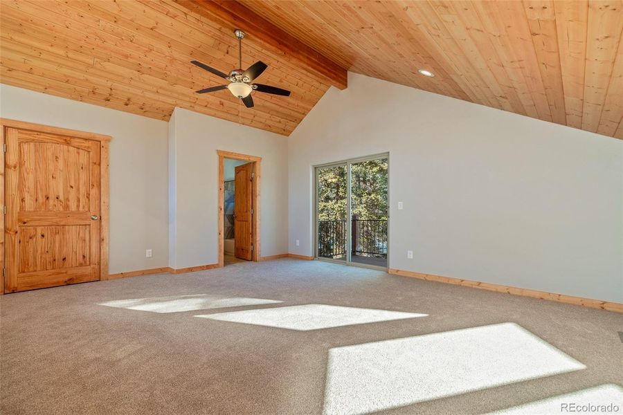 Spacious, unfurnished interior of a new home in , Como (Image 22).