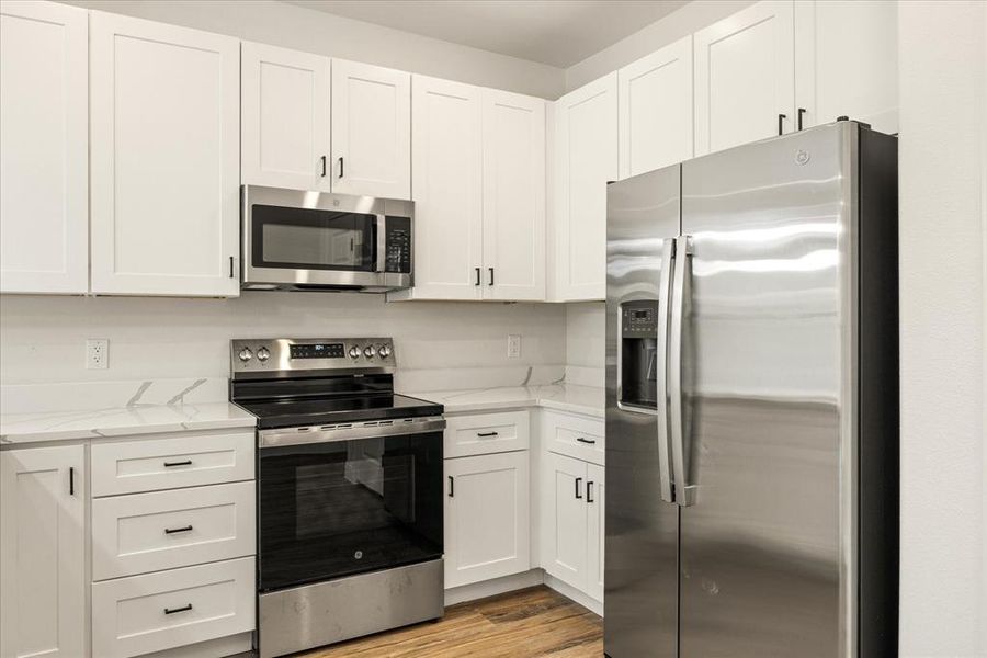 Furnished interior view inside a new home in , Granbury (Image 9).