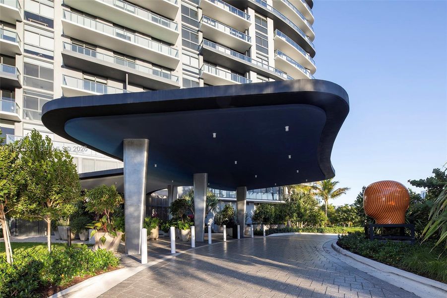 Condo located in Hallandale Beach, FL showcasing its design and architecture (Image 24).