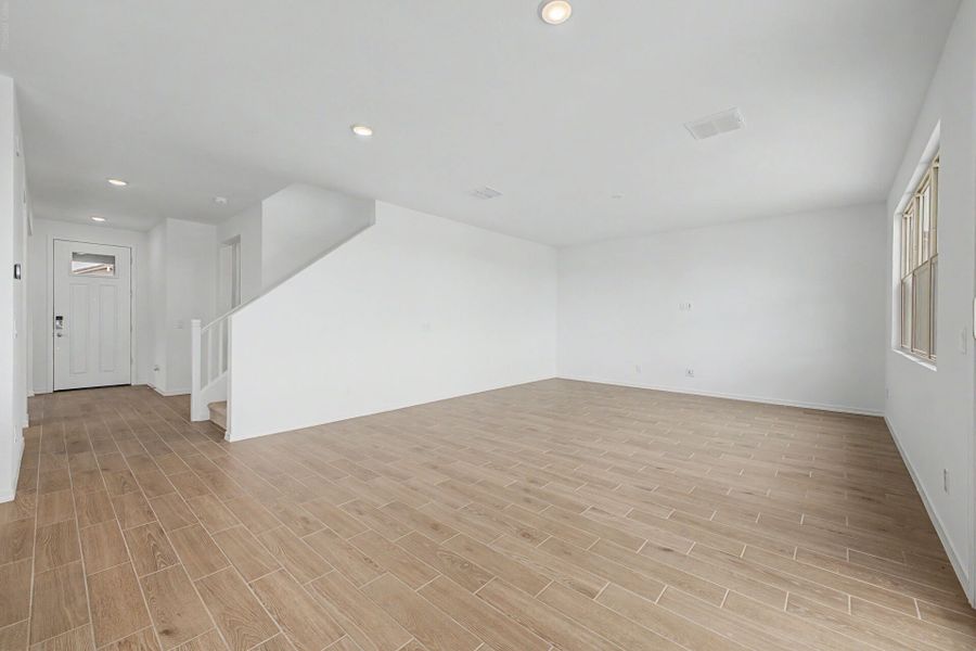 Spacious, unfurnished interior of a new home in Soleo, San Tan Valley (Image 7). Spacious, unfurnished interior of a new home in Soleo, San Tan Valley (Image 7).