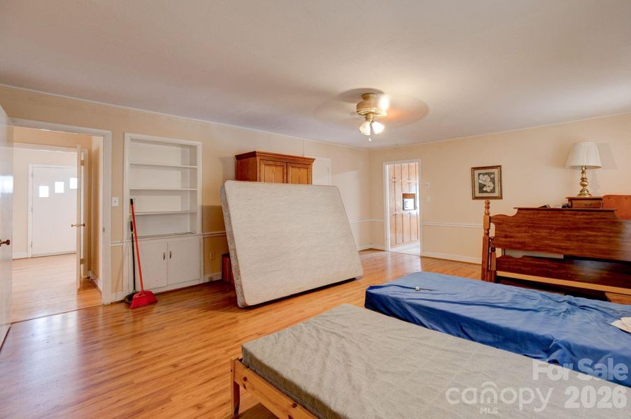 Furnished interior view inside a new home in , Pageland (Image 6).