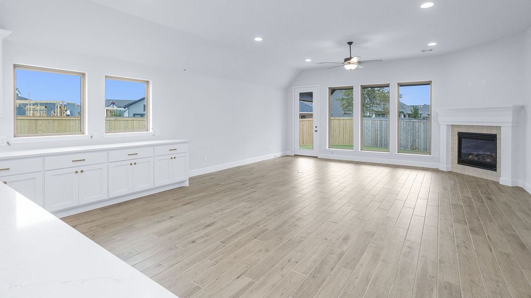 Spacious, unfurnished interior of a new home in Kresston, Montgomery (Image 47).