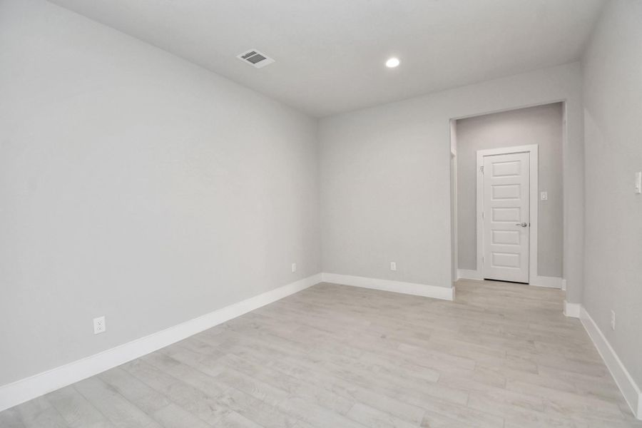 Ascend to relaxation in this fantastic game room! Ideal for both casual gatherings and adult gaming, it boasts plush carpet, lofty ceilings, custom paint, and ample windows for abundant natural light. Sample photo of completed home with similar floor plan. Actual colors and selections may vary. Ascend to relaxation in this fantastic game room! Ideal for both casual gatherings and adult gaming, it boasts plush carpet, lofty ceilings, custom paint, and ample windows for abundant natural light. Sample photo of completed home with similar floor plan. Actual colors and selections may vary.