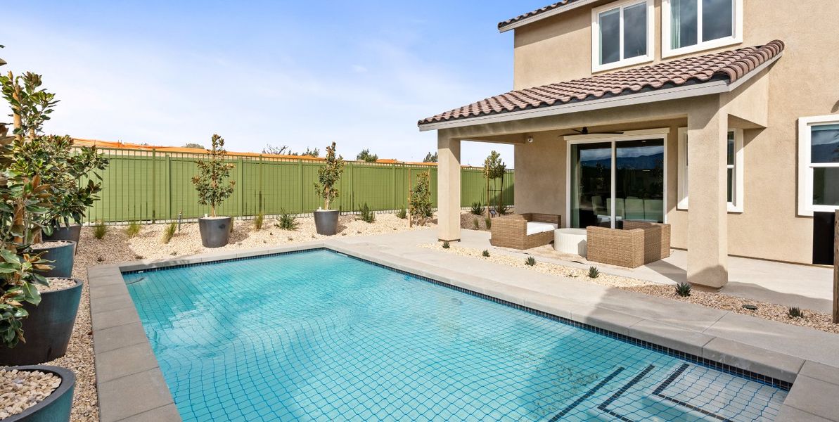 Horizon at Cascade Landing - 1440x724 (58)