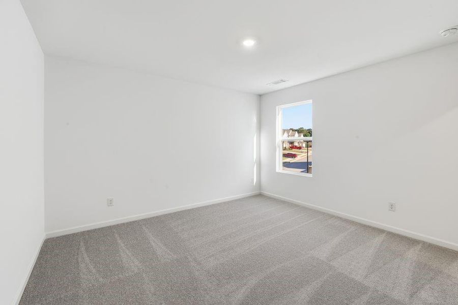 Spacious, unfurnished interior of a new home in Falls Creek, Flowery Branch (Image 27).