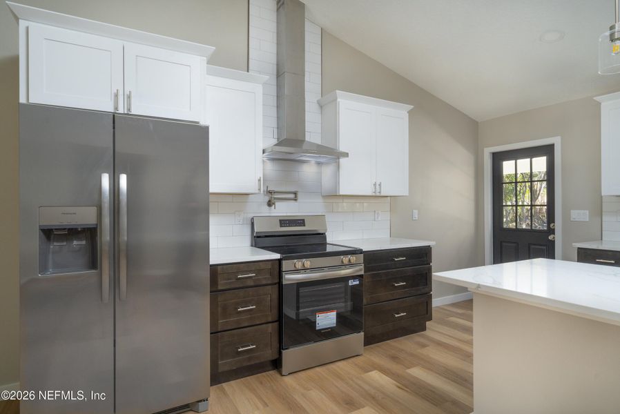 Furnished interior view inside a new home in , Palatka (Image 8).